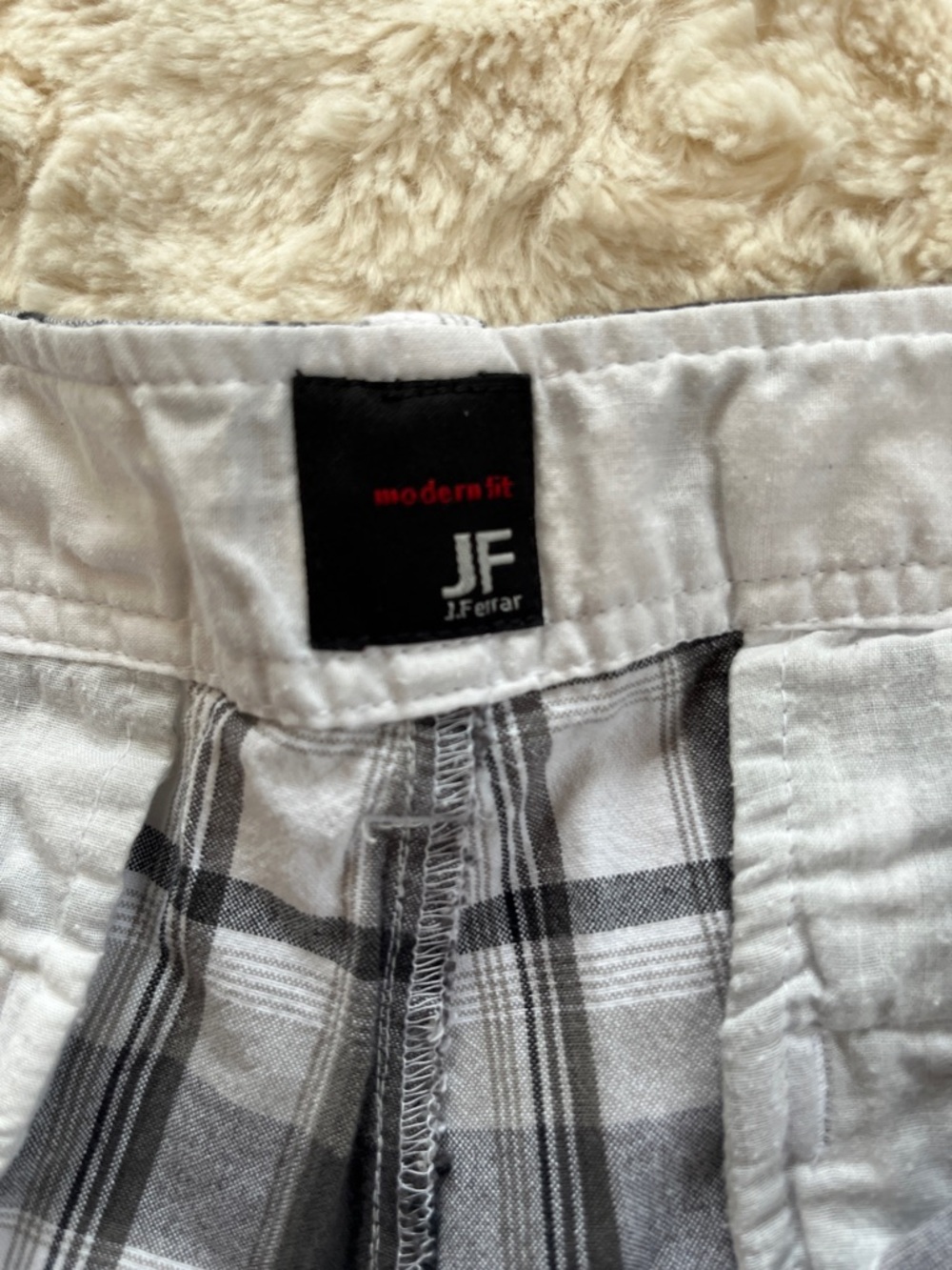 jf j.ferrar Men's Black & White Plaid Flat Front Shorts - Picture 2 of 6